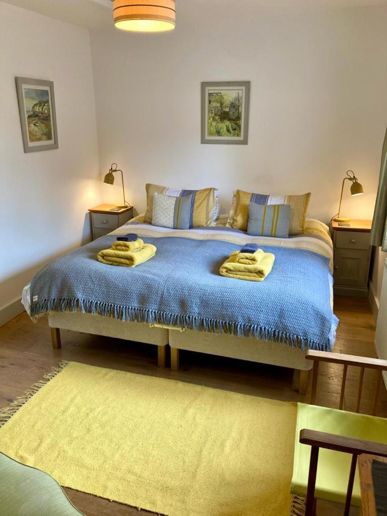 Westbury Cross House Bed & Breakfast ภายนอก รูปภาพ