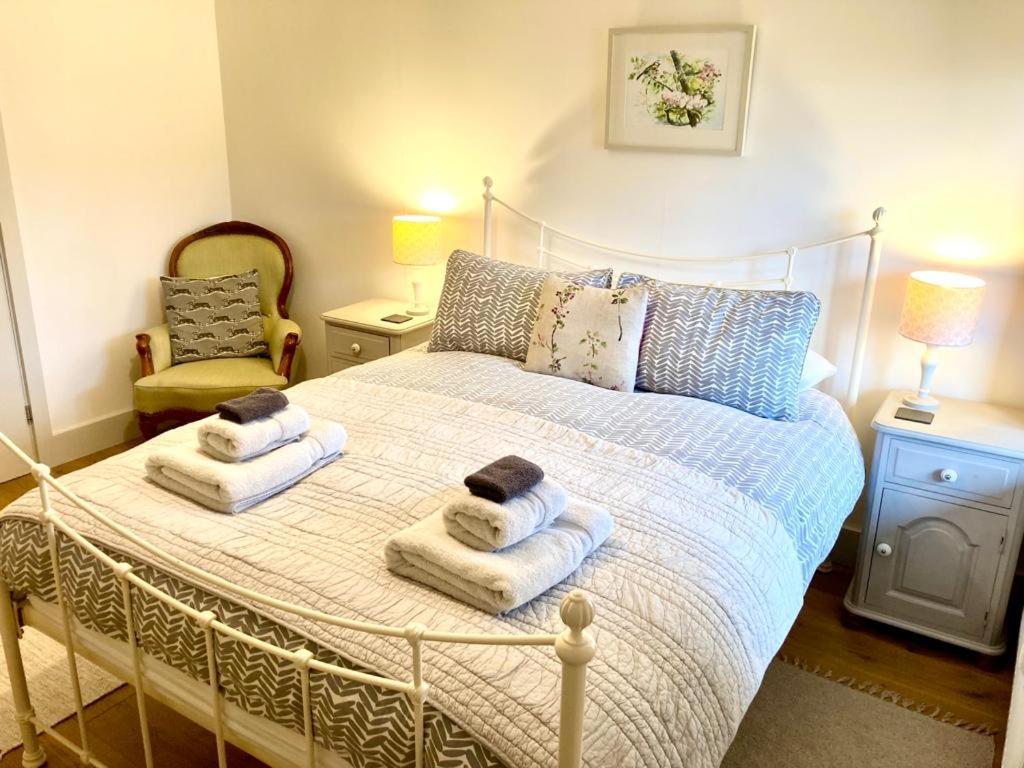 Westbury Cross House Bed & Breakfast ภายนอก รูปภาพ