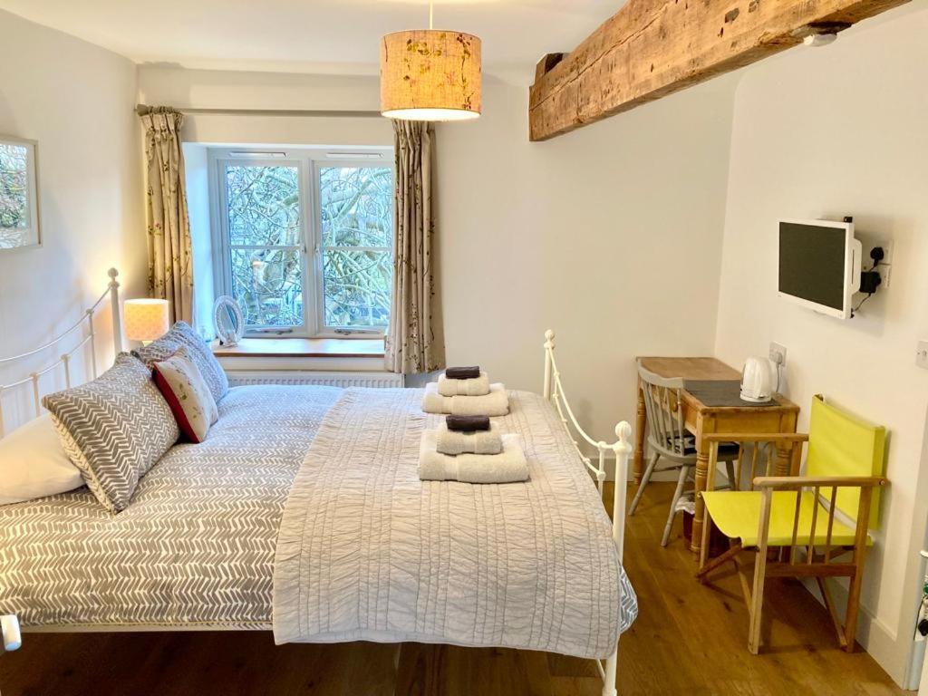 Westbury Cross House Bed & Breakfast ภายนอก รูปภาพ