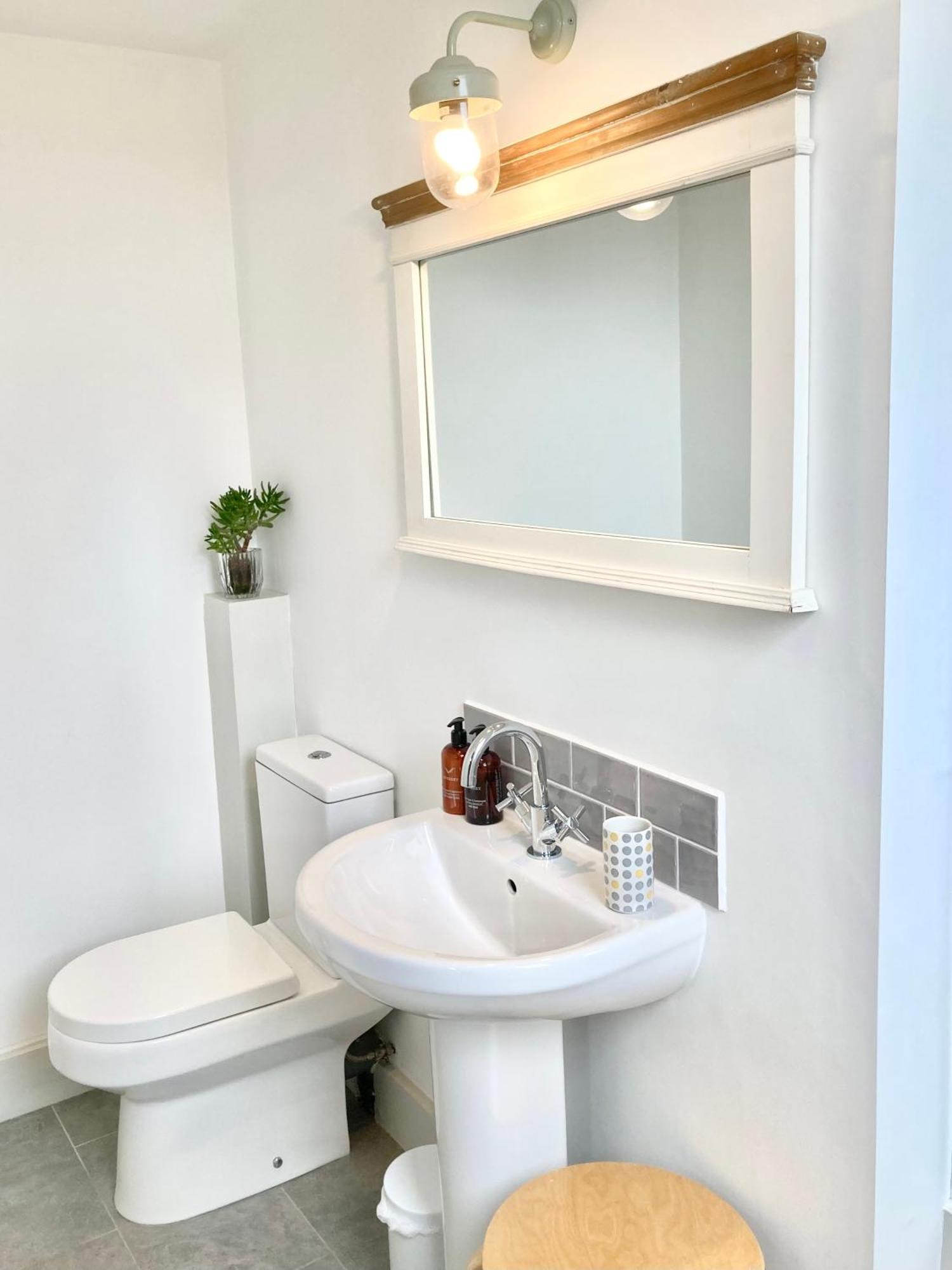 Westbury Cross House Bed & Breakfast ภายนอก รูปภาพ