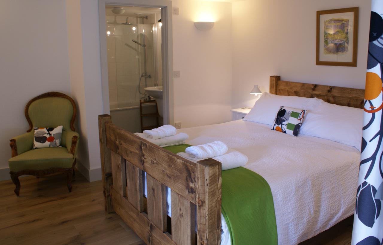 Westbury Cross House Bed & Breakfast ภายนอก รูปภาพ