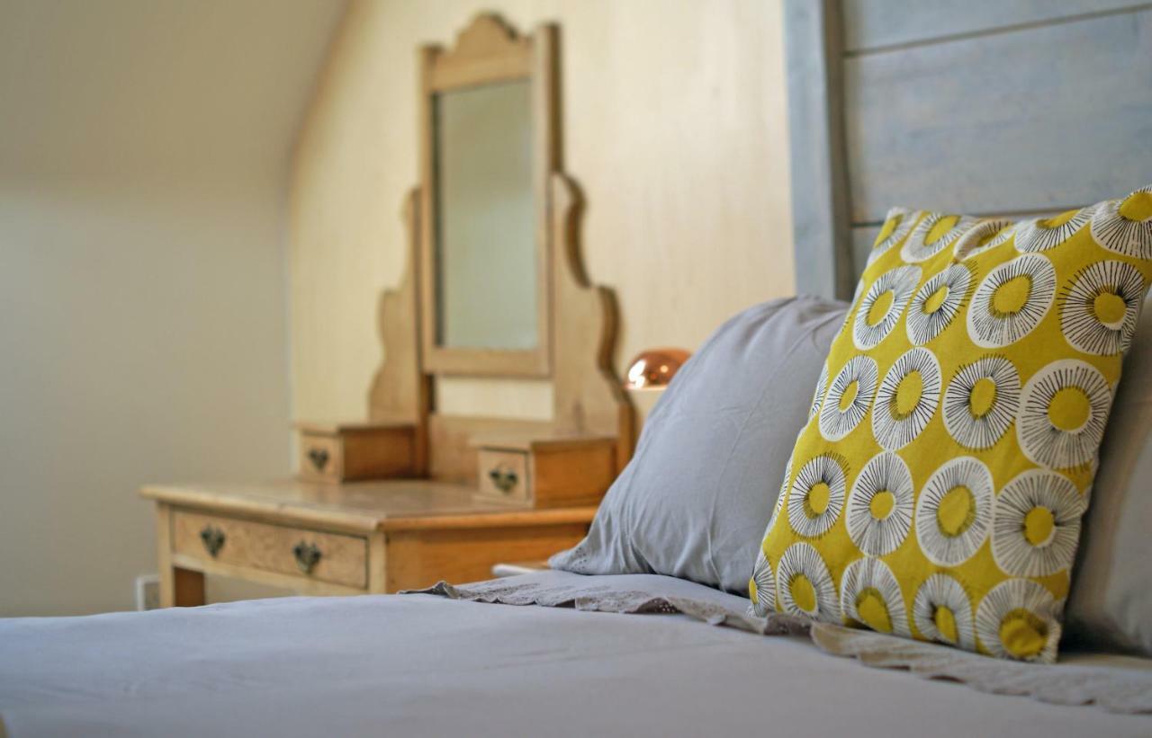 Westbury Cross House Bed & Breakfast ภายนอก รูปภาพ