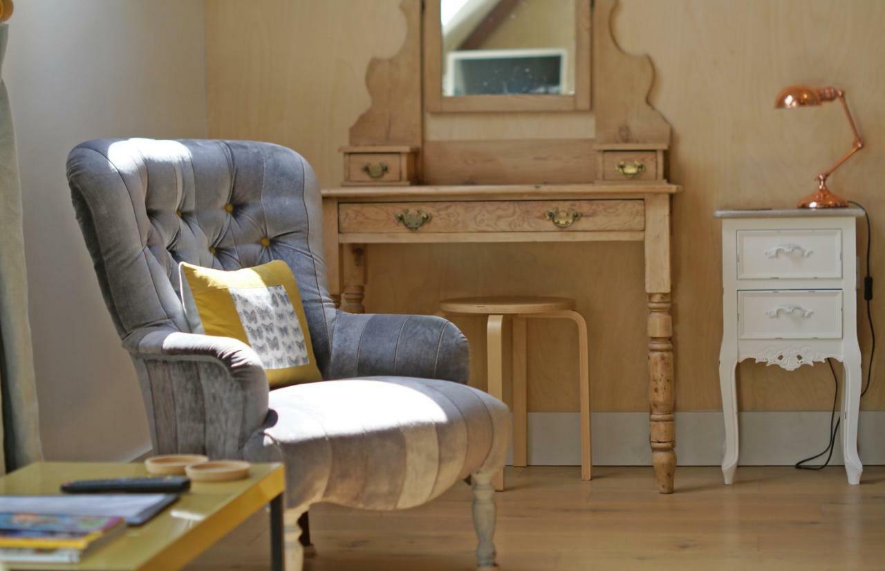 Westbury Cross House Bed & Breakfast ภายนอก รูปภาพ